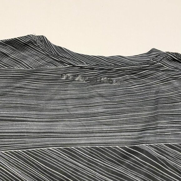 Under Armour Womens Shirt Size Large Heatgear Fitted Tshirt - Picture 11 of 16